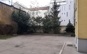 Brilliant View: Balcony Home, Modern, Stylish And Newly Renovated
